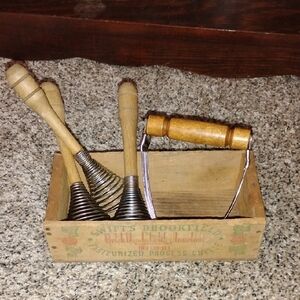 Vintage Wooden Cheese Box w/Wood Handles Whiskers And Pastry Cutter